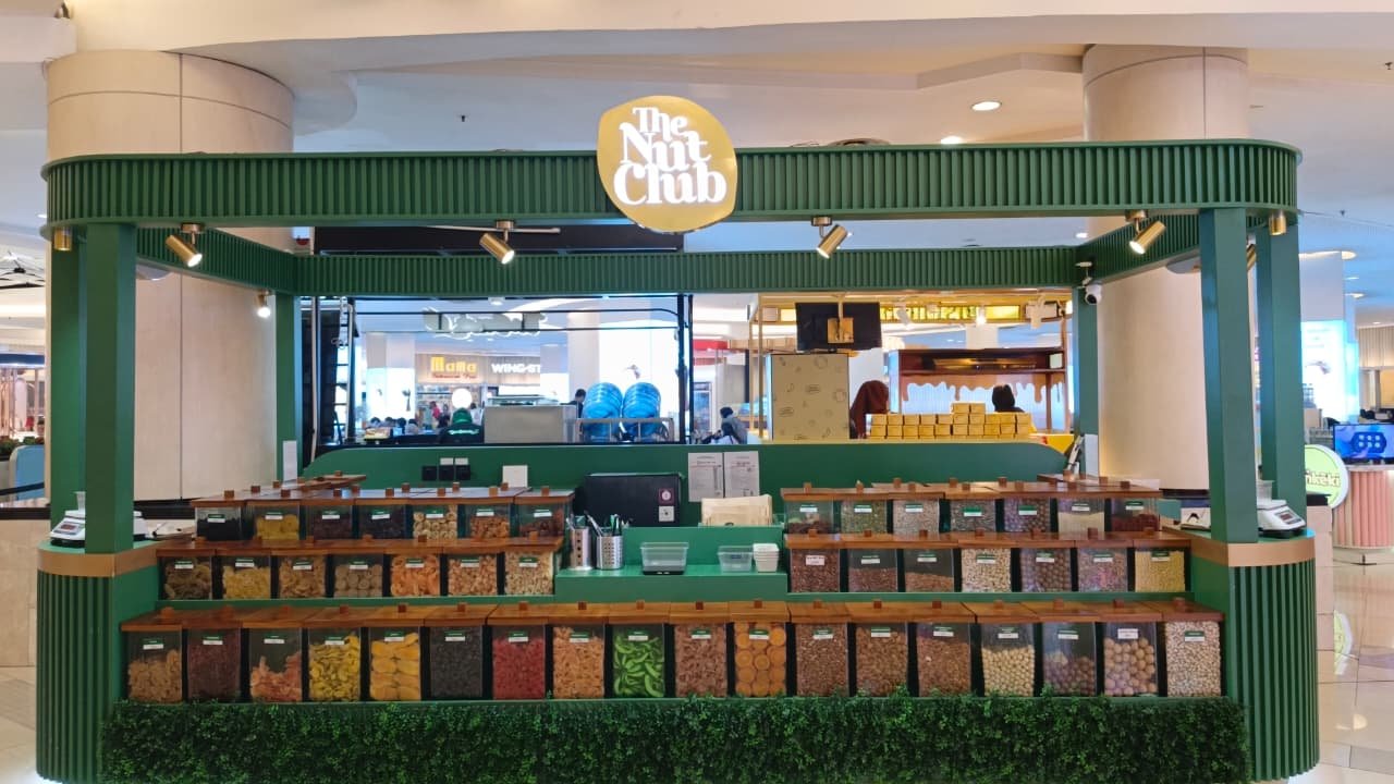 The Nut Club kiosk at Tunjungan Plaza 3, Surabaya