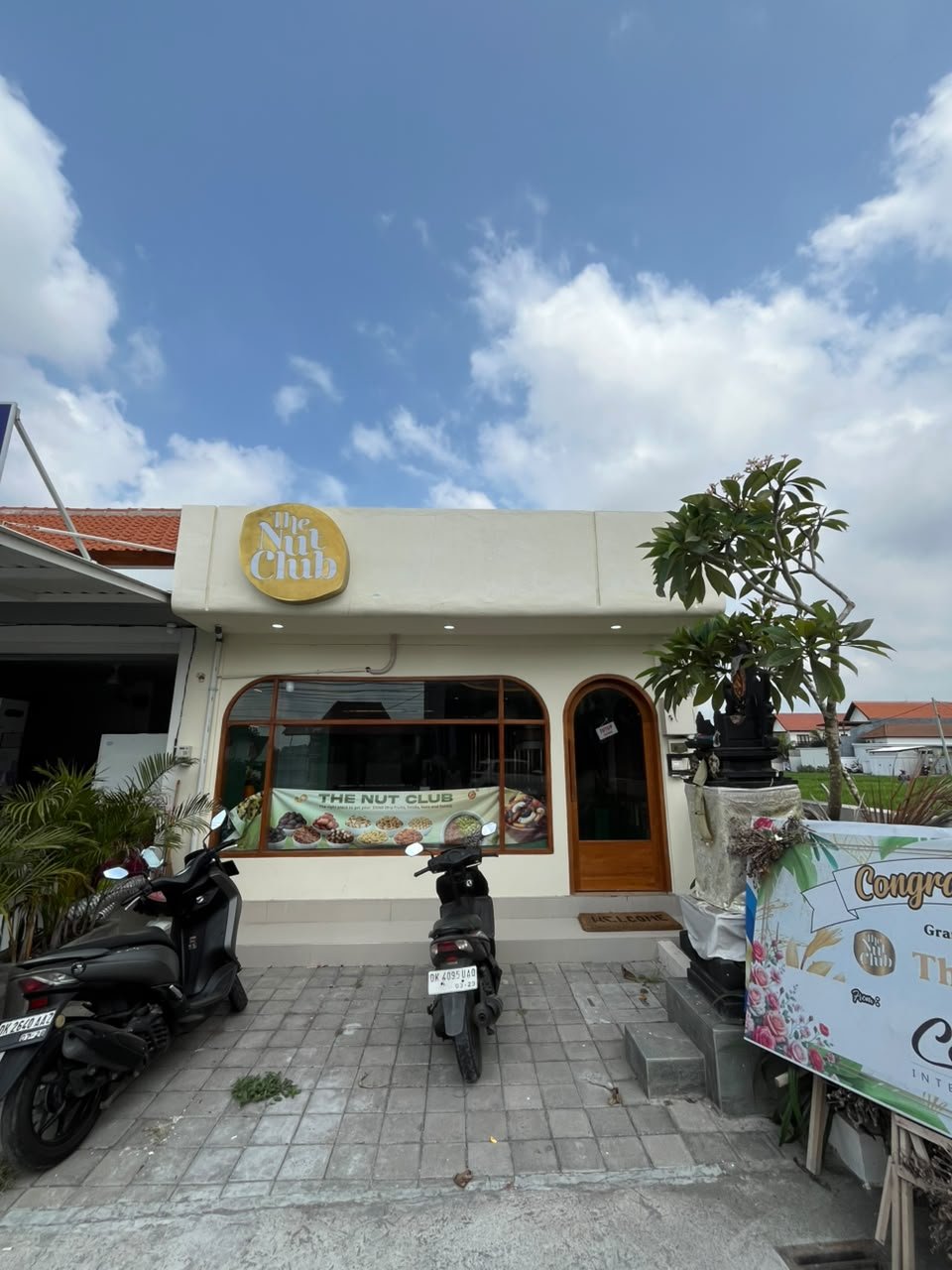 The Nut Club Pantai Seseh